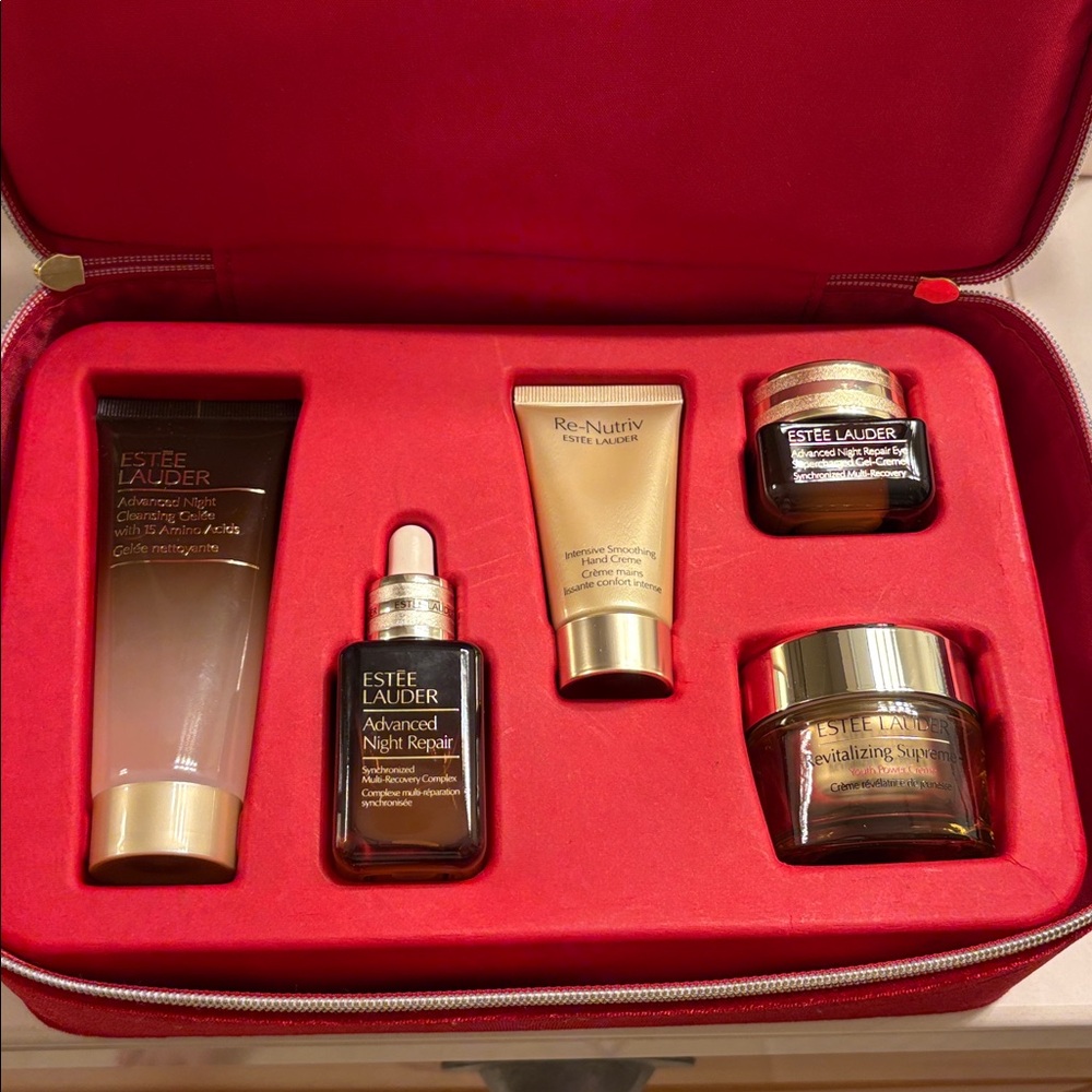 NEW Velvet Red Estée Lauder Skincare Box